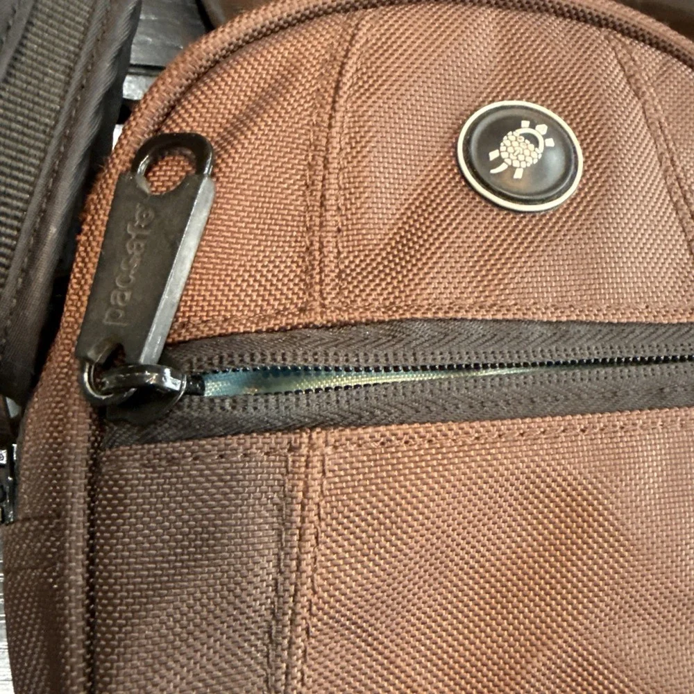 Pacsafe brown metrosafe